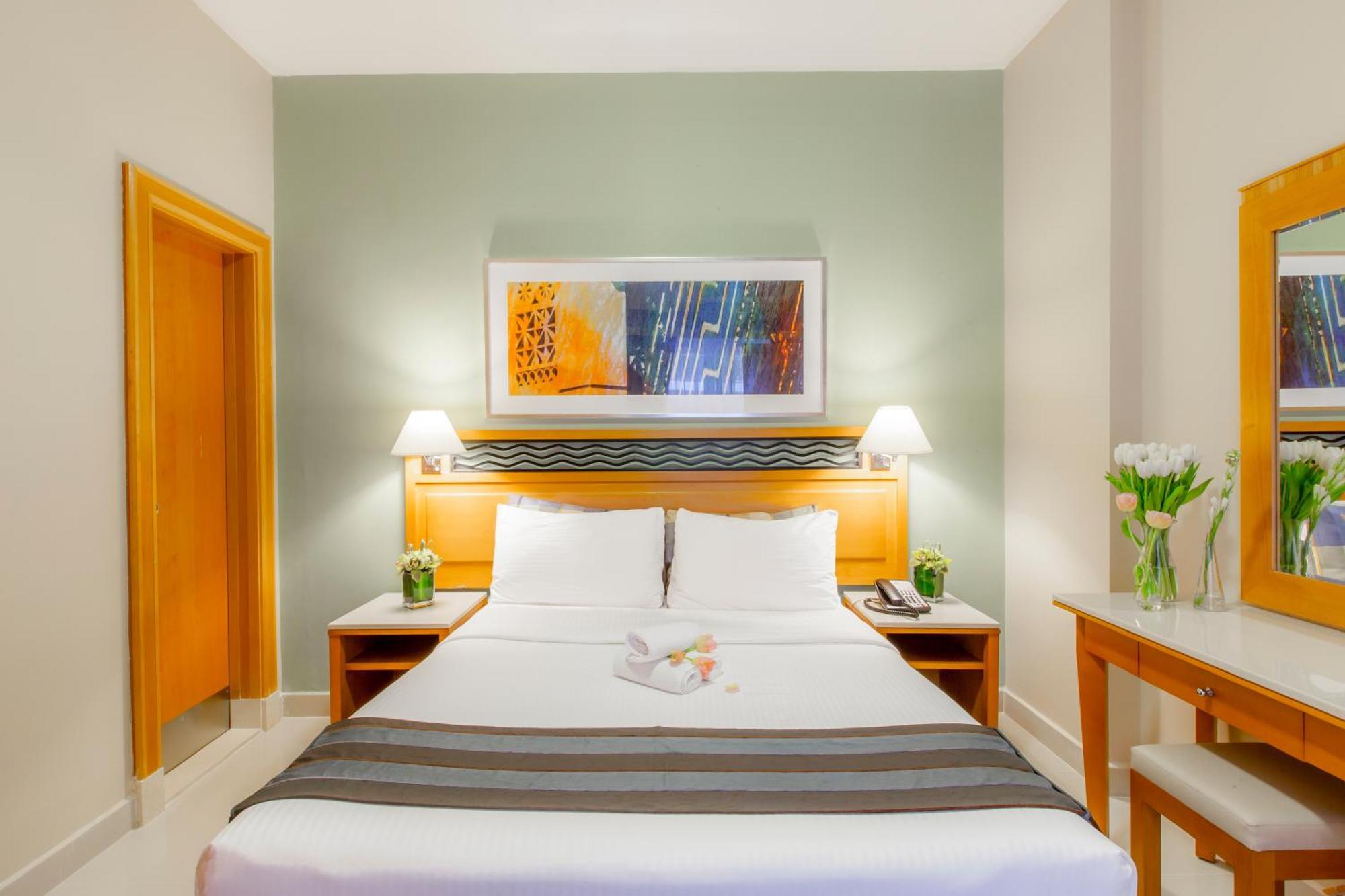 One Bedroom Apartment Golden Sands 3