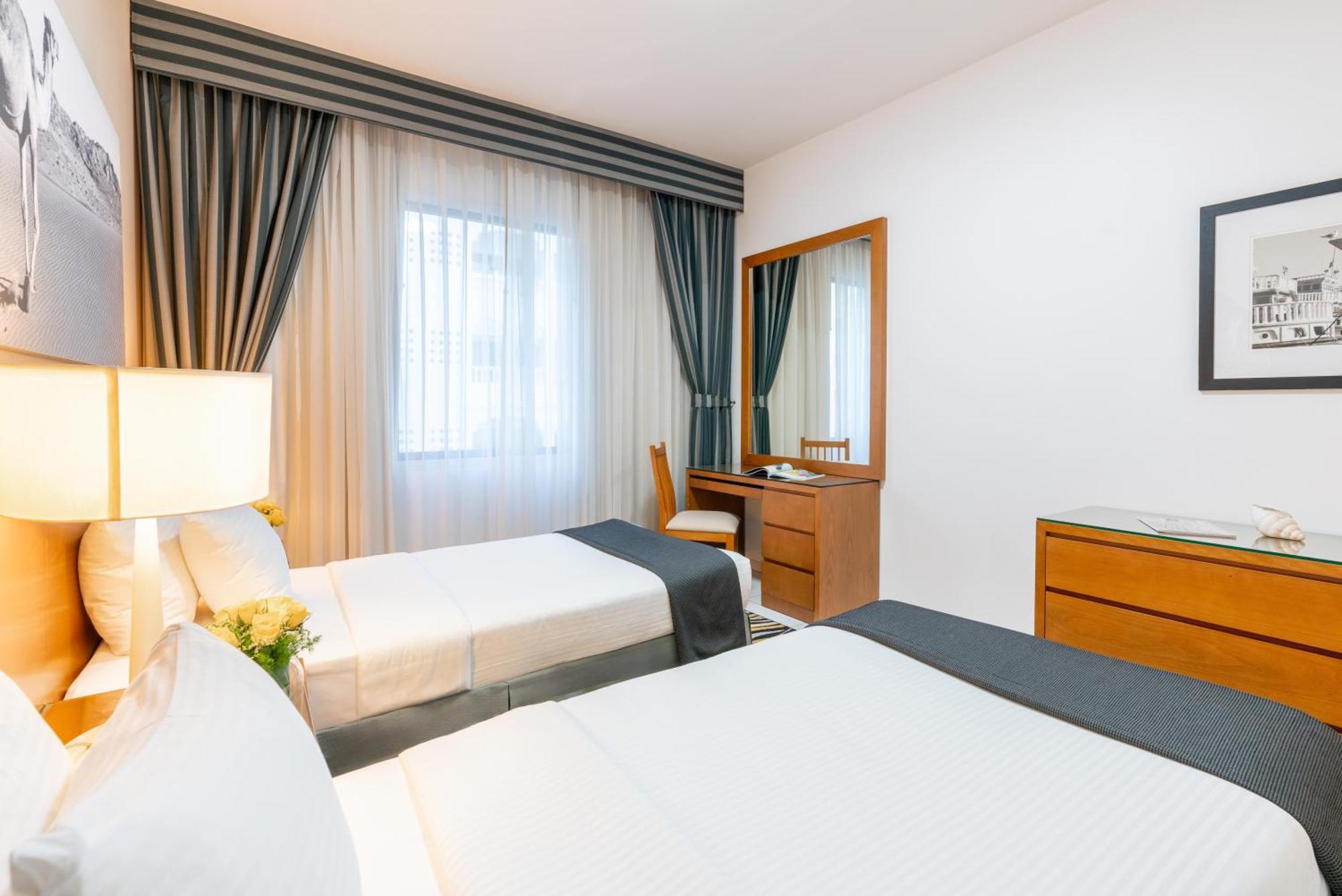 Two-Bedroom Apartment Deluxe Golden Sands 10
