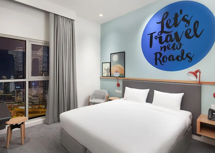 Airport Hotel: Rove City Walk