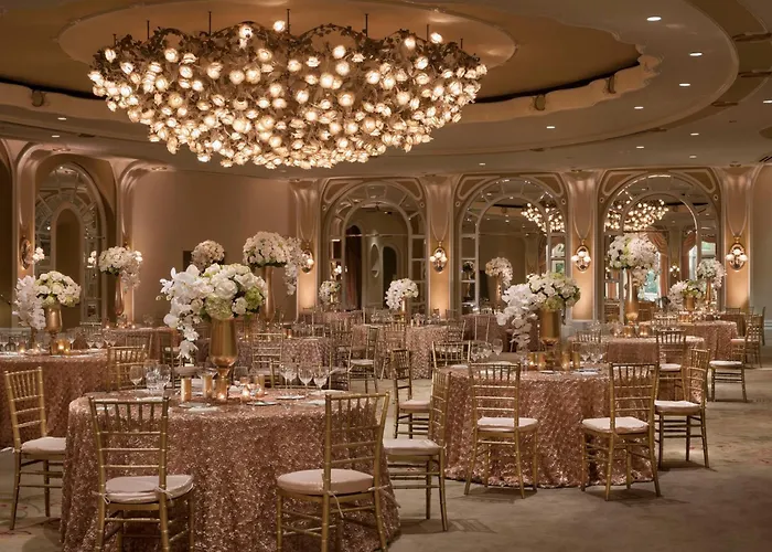 Resort: The Beverly Hills Hotel - Dorchester Collection